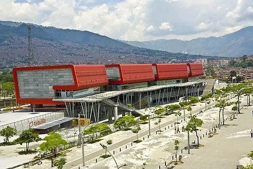 Apartastudio Calasanz- Cerca Estacion Metro Floresta Medellin Colombia